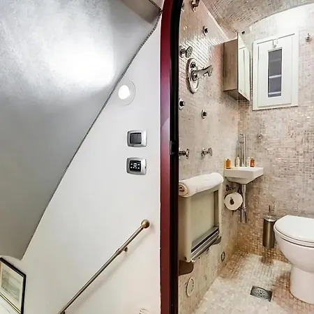 Cheri Navona Apartment *